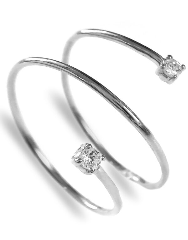 0,072 Ct Round Cut Diamond Ring