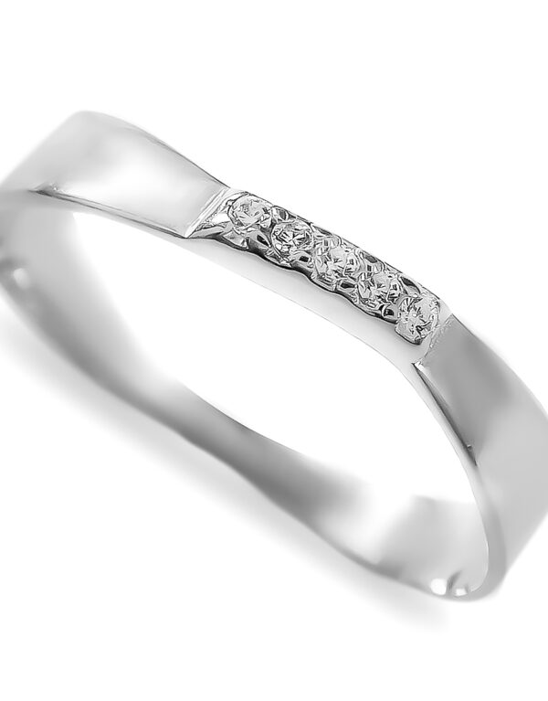 0,03 Ct Round Cut Diamond Ring