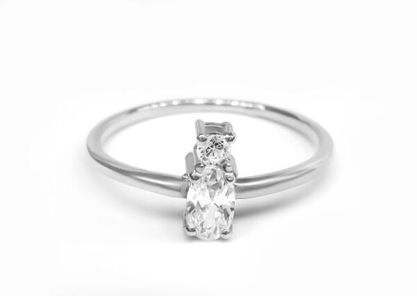 0,246 Ct Oval Cut Diamond Ring