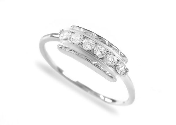 0,084 Ct Round Cut Diamond Ring