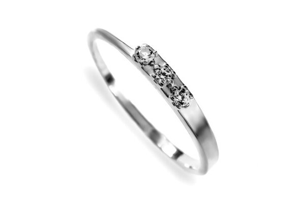 0,04 Ct Round Cut Diamond Ring