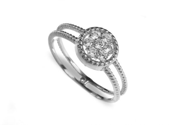 0,066 Ct Round Cut Diamond Ring