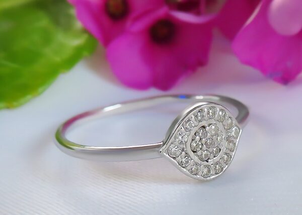 0,111 Ct Round Cut Diamond Ring
