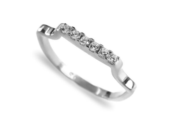 0,066 Ct Round Cut Diamond Ring