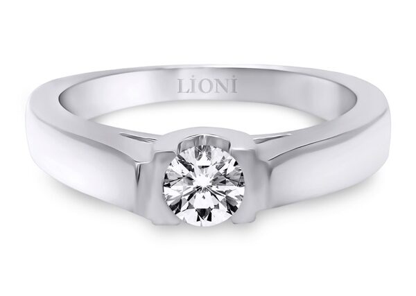 0,4 Ct Round Cut Diamond Ring