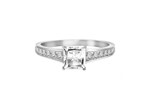 0,77 Ct Round Cut Diamond Ring