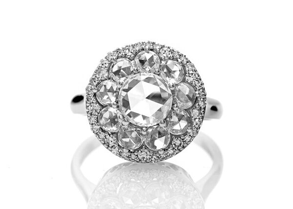 2,33 Ct Round Cut Diamond Ring