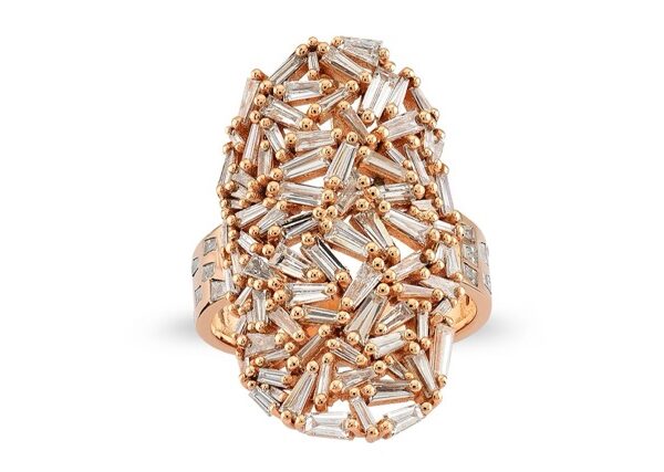 1,98 Ct Trapeze Cut Diamond Ring